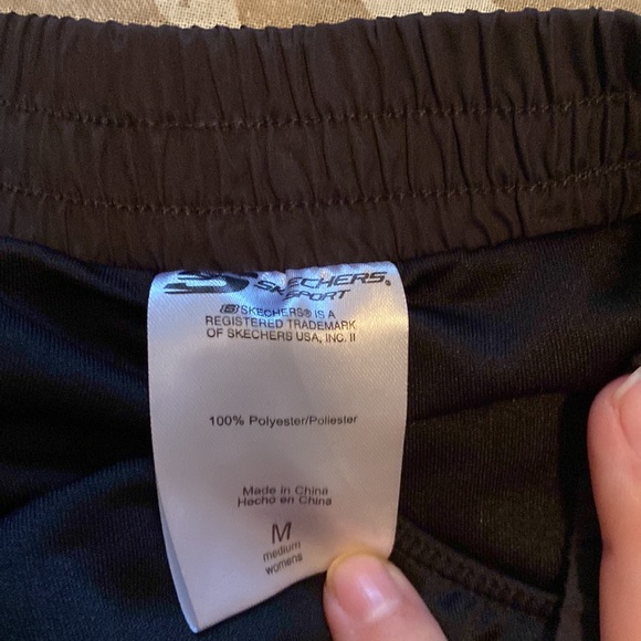 Skechers Shorts with liner - Picture 6 of 6